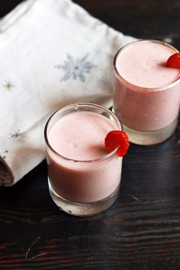 easy almond strawberry vegan milkshake recipe