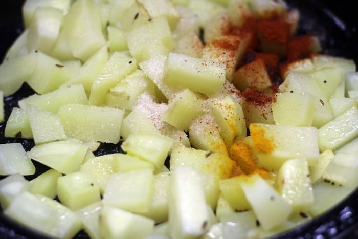 Seasoning cubed potatoes