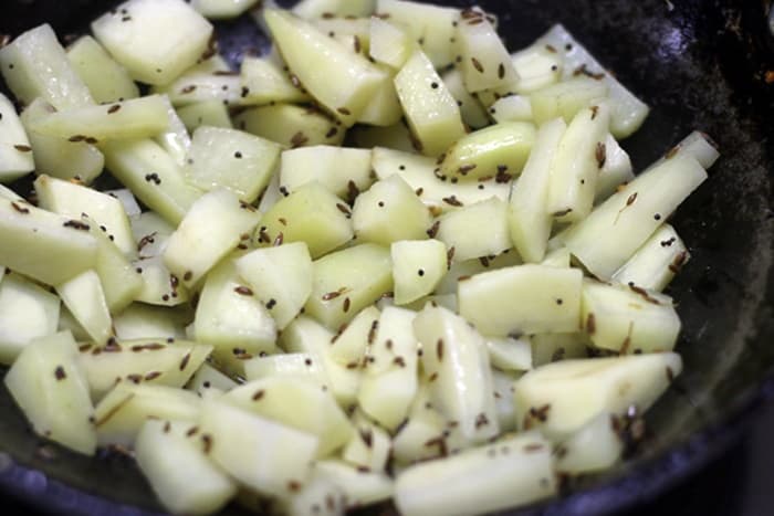 sauteing potatoes in oil