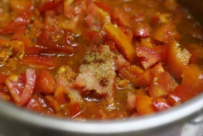 Making tomato thokku recipe