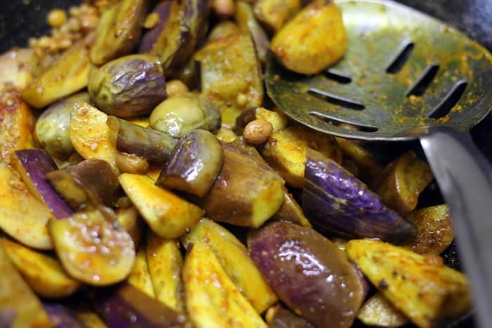 Making brinjal fry recipe