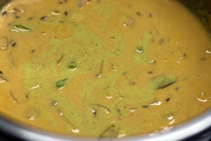 Making vegetarian tikka masala recipe