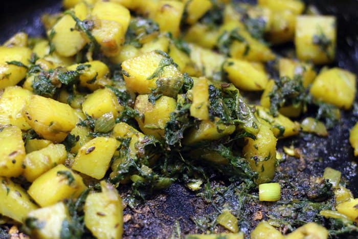 aloo palak recipe making