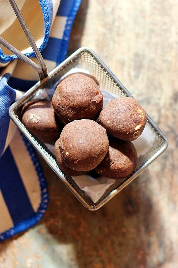 ragi ladoo ready to serve