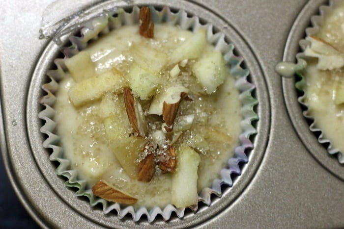 apple muffins baking