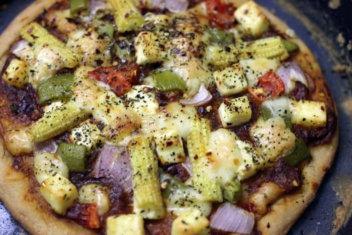 baked paneer pizza
