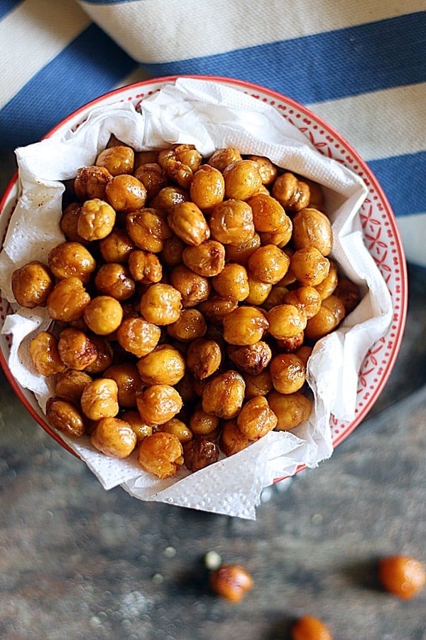 spicy roasted chickpeas-roasted chana