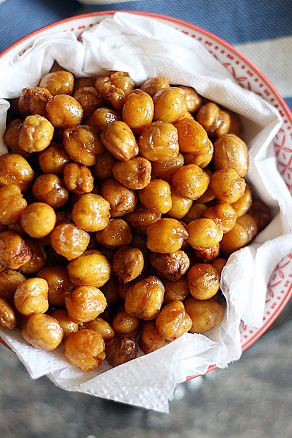 roasted chickpeas served as snack