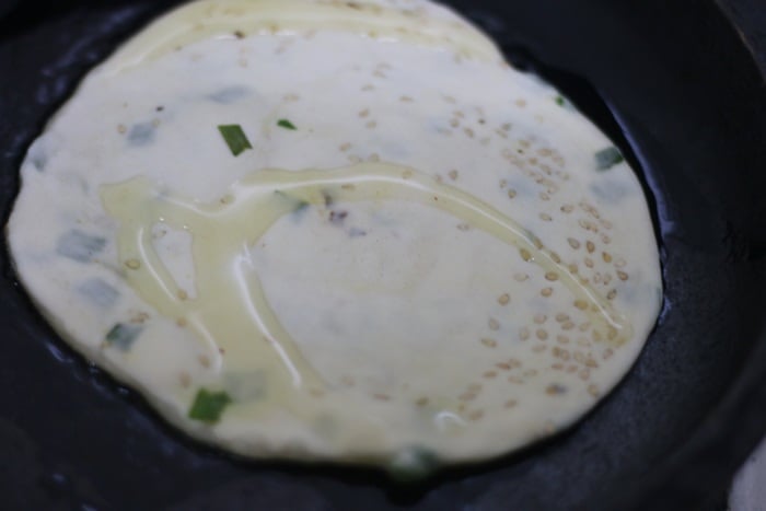 frying scallion pancake