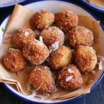 crispy cauliflower nuggets served for snacks