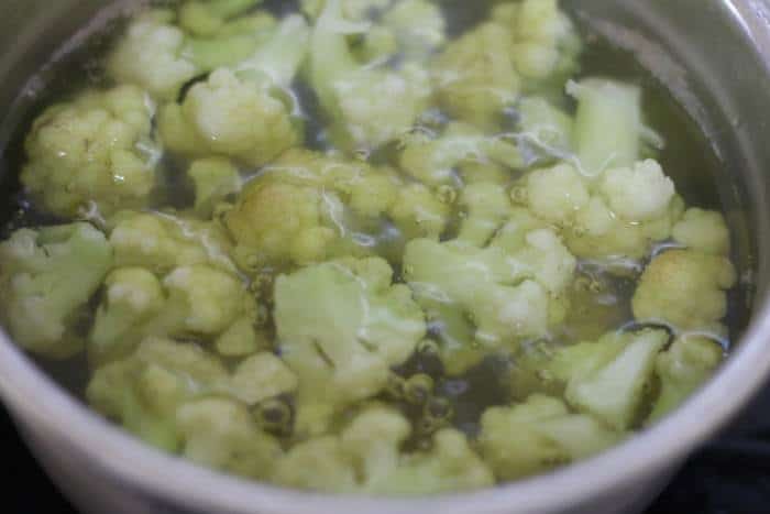 par boiling cauliflower florets