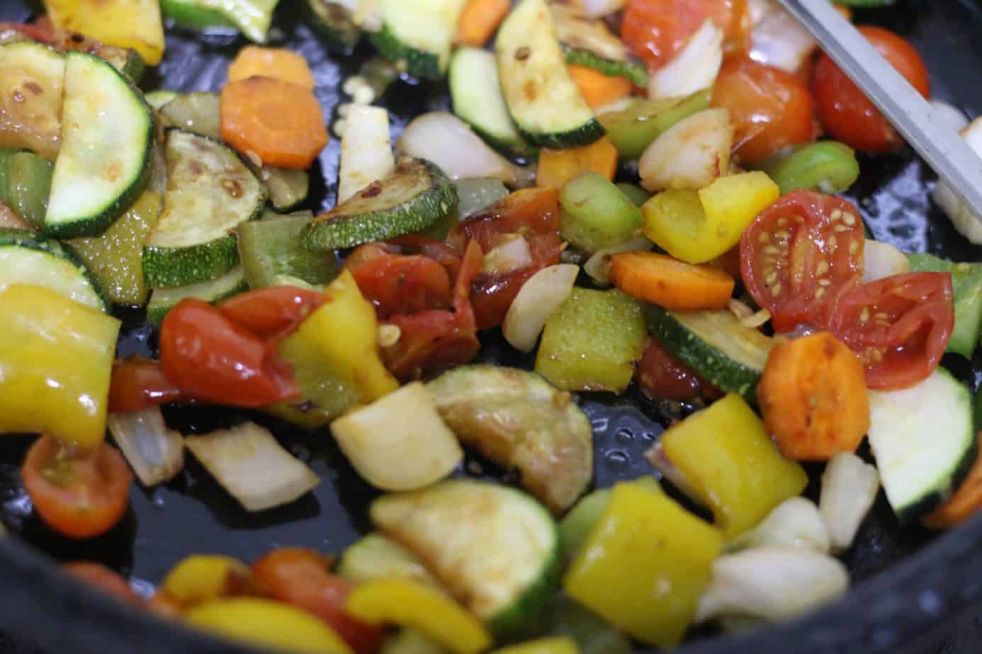 roasting tomatoes in cast iron pan