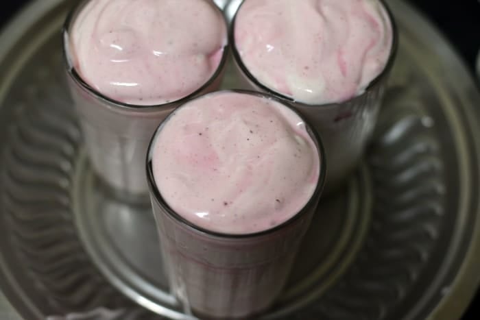 rose mousse ready for setting.