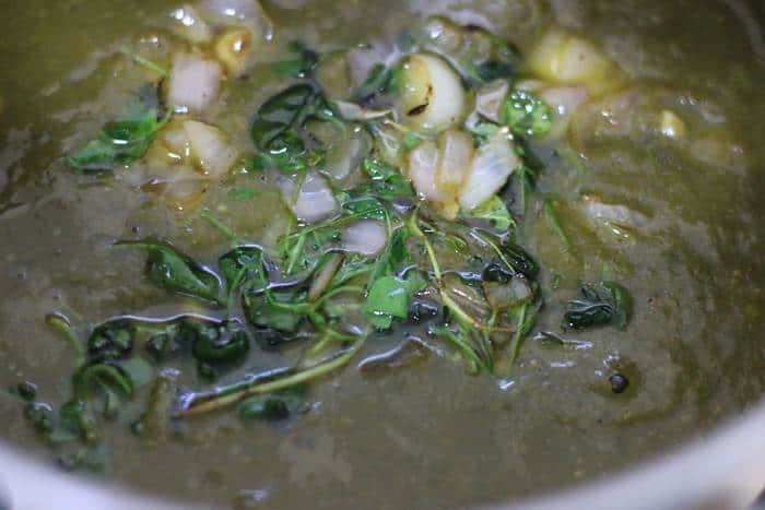 tempering added to cooked saag