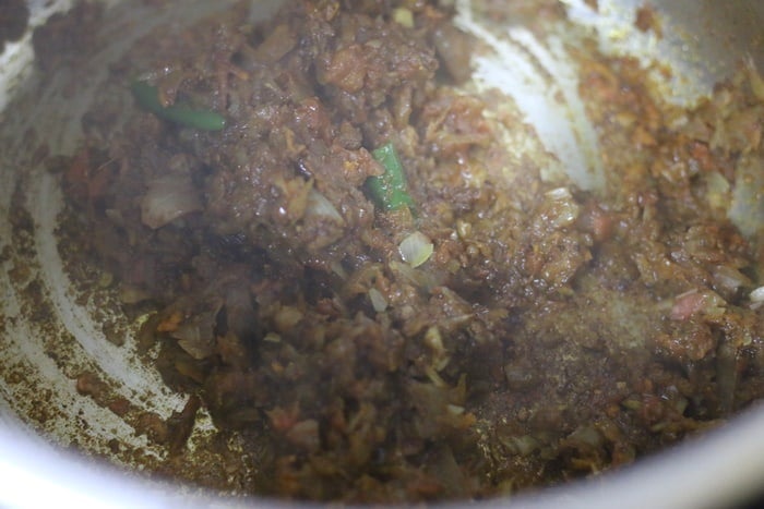 base onion tomato masala for amritsari chole