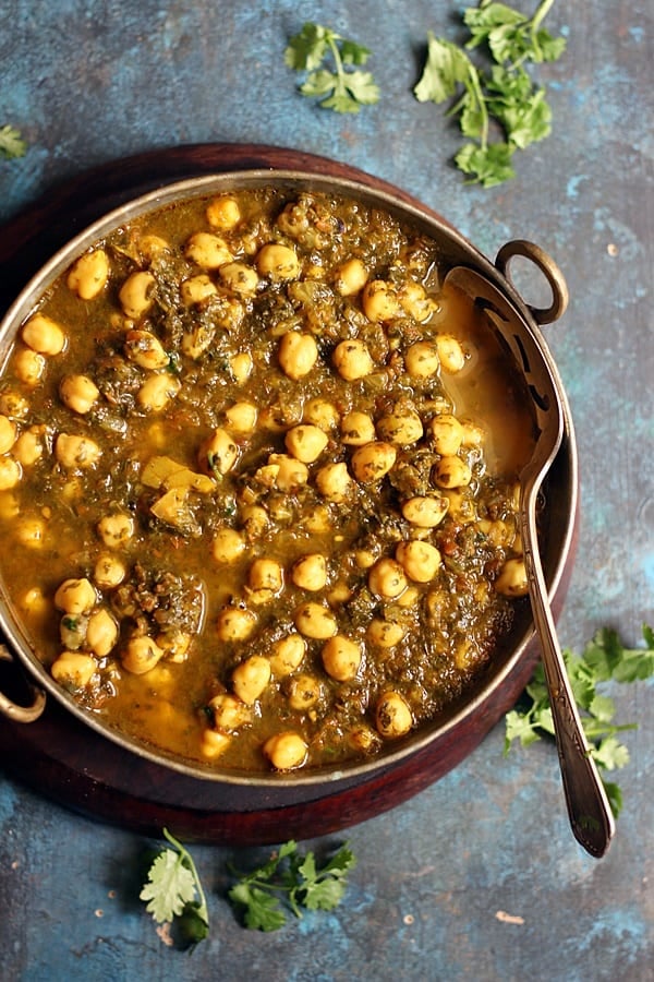 overhead shot of chana saag