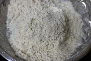 flour incorporated with oil, resembling bread crumbs for making samosa pastry dough
