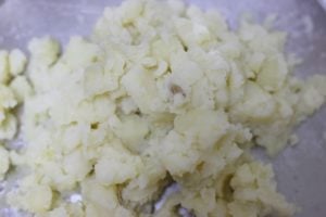 mashed potatoes and peas for samosa recipe