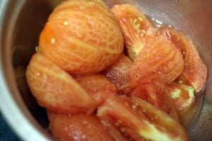 peeled and crushed tomatoes for tomato pasta recipe