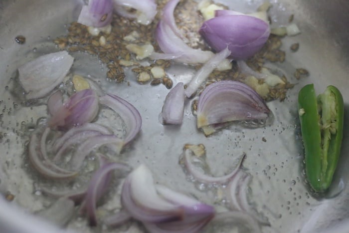 sautéing onions in oil 