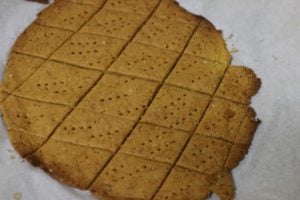 baked crispy besan papdi