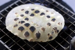 roasting papad in grill