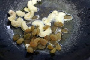 roasting cashews and raisins in ghee